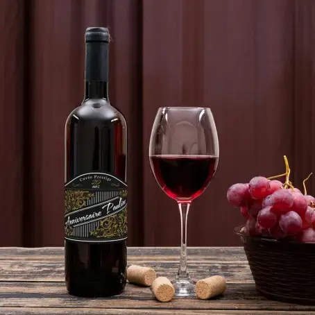 Personalisiertes Geburtstagsetikett auf einer Flasche (schwarz matt)