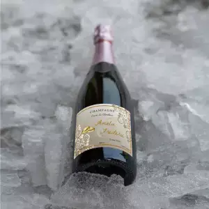 Personalisierte champagneretikette für die hochzeit