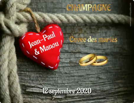 Étiquette personnalisée mariage champêtre, cœur rouge sur bois et anneaux dorés