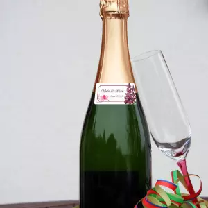 custom wedding label with flowers and hearts, floral elegance in compact format