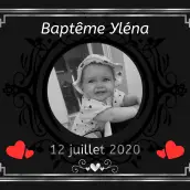 Étiquette personnalisée baptême élégante, photo et cœurs sur fond noir mat