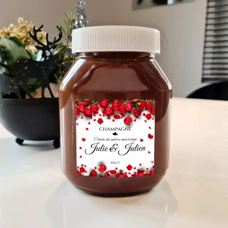 Custom wedding label with red roses, square elegance for special cuvée