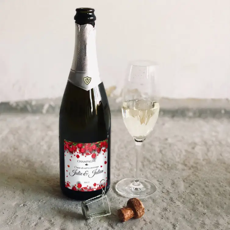 Custom wedding label with red roses, square elegance for special cuvée