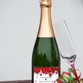 Custom wedding label with red roses, square elegance for special cuvée