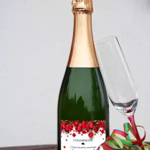 custom wedding label with red roses, square elegance for special cuvée