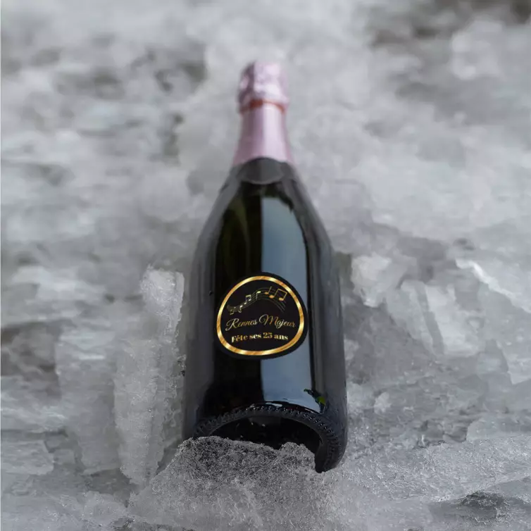 Custom musical birthday label, black and gold for an elegant celebration