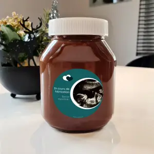 custom round label for pregnancy announcement, ultrasound design