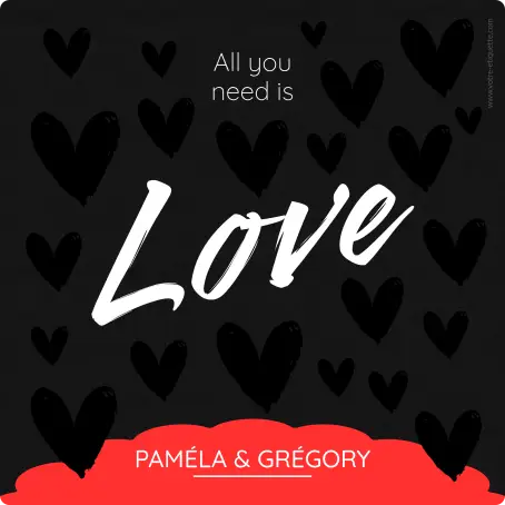 Étiquette personnalisée mariage, motif cœurs noirs et message “love” format carré