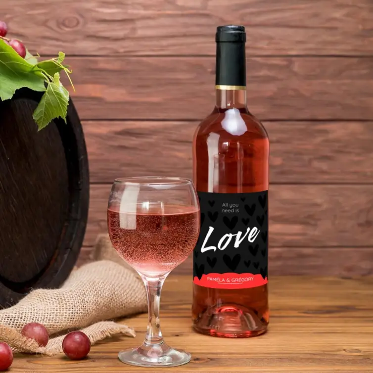 Étiquette personnalisée mariage, motif cœurs noirs et message “Love” format carré