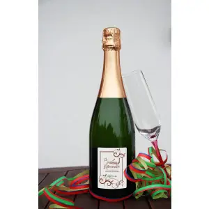 personalisierte etikette für eine weinflasche – elegantes musikalisches design für bordeauxwein