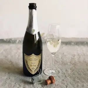 étiquette personnalisée anniversaire, forme blason emblématique style grand cru