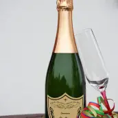 Étiquette personnalisée anniversaire, forme blason emblématique style grand cru