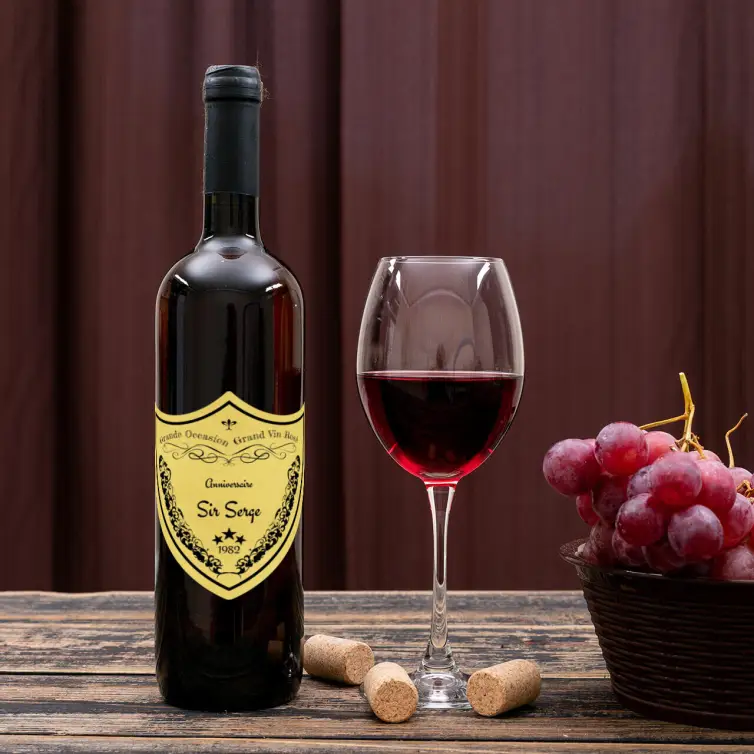 Étiquette personnalisée anniversaire, forme blason grand cru sur or brossé