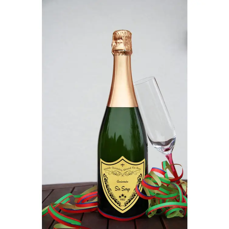 Étiquette personnalisée anniversaire, forme blason grand cru sur or brossé