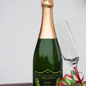 Étiquette personnalisée anniversaire blason, noir mat & vert fluo, style grand cru