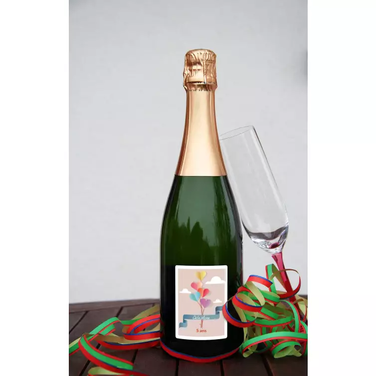 Étiquette personnalisée anniversaire enfant – Ballons en forme de cœur pour une fête inoubliable