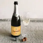 Étiquette personnalisée pour champagne, élégance sur-mesure