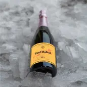 Étiquette personnalisée pour champagne, élégance sur-mesure