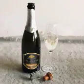 Étiquette champagne noir mat personnalisée pour mariage