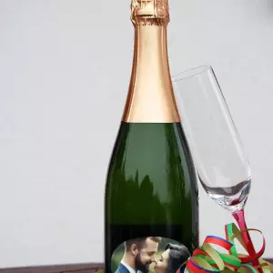 étiquette de mariage personnalisée avec photo des mariés – format ovale élégant