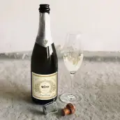 Étiquette personnalisée pour bouteille de champagne – design doré élégant et raffiné