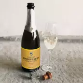 Custom label for vintage champagne – simple and elegant style