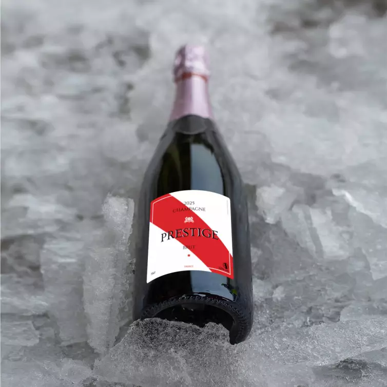 Custom label for brut champagne 2025 – modern and clean design