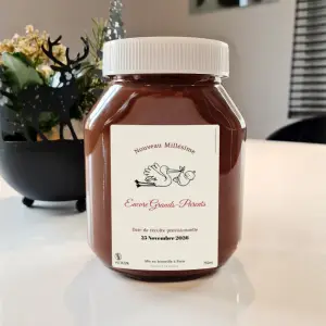 personalized label to announce a pregnancy to grandparents