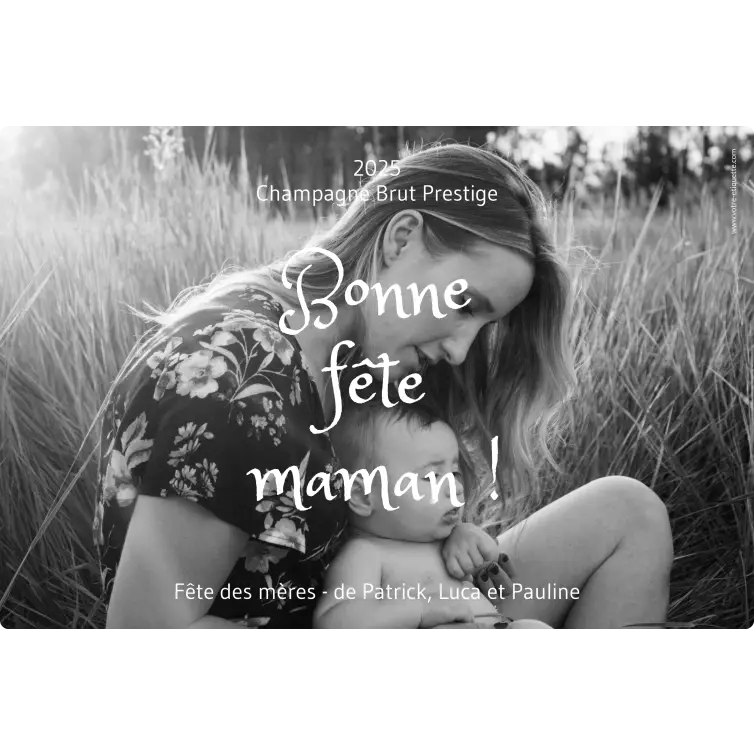 Étiquette personnalisée fête des mères avec photo en noir et blanc