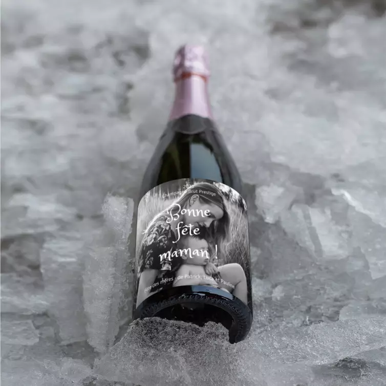 Étiquette personnalisée fête des mères avec photo en noir et blanc