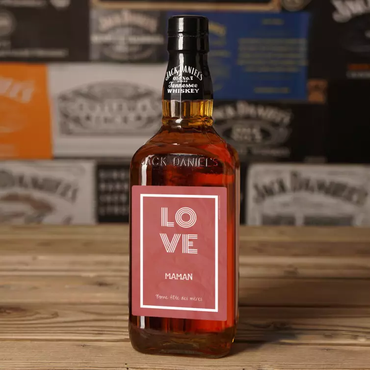 Personalized mother's day label with minimalist LOVE design