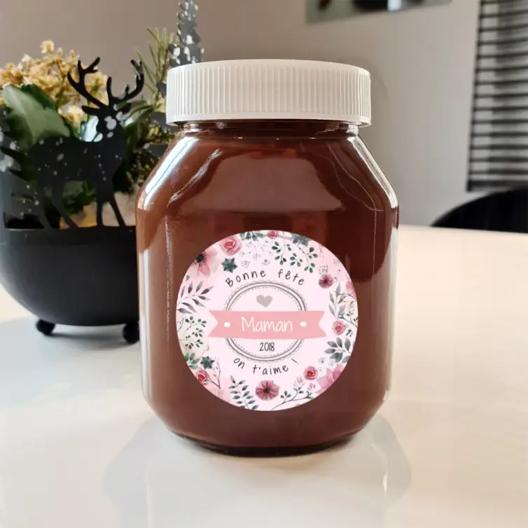 Personalized round label for mother's day with flowers and romantic design
