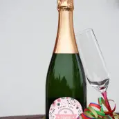 Personalized round label for mother's day with flowers and romantic design