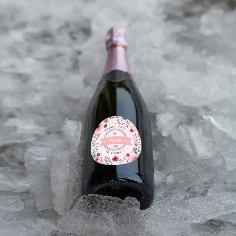 Personalized round label for mother's day with flowers and romantic design