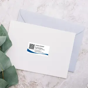 etiqueta profesional personalizada con código qr para sus datos de contacto